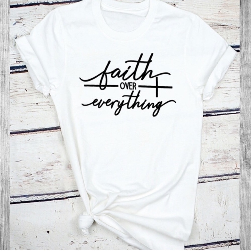 “FAITH OVER EVERYTHING” GRAPHIC LOGO TEE